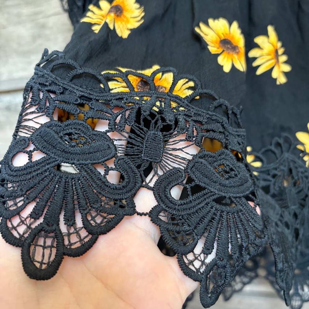 Rue21 Yellow Sunflower Floral Black Lace Flowy Blouse Top NWT Women's L - Picture 9 of 10